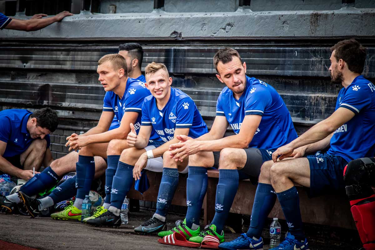 ‘ It’s just the sport – this is how it brings us together’: coach Malychenkov